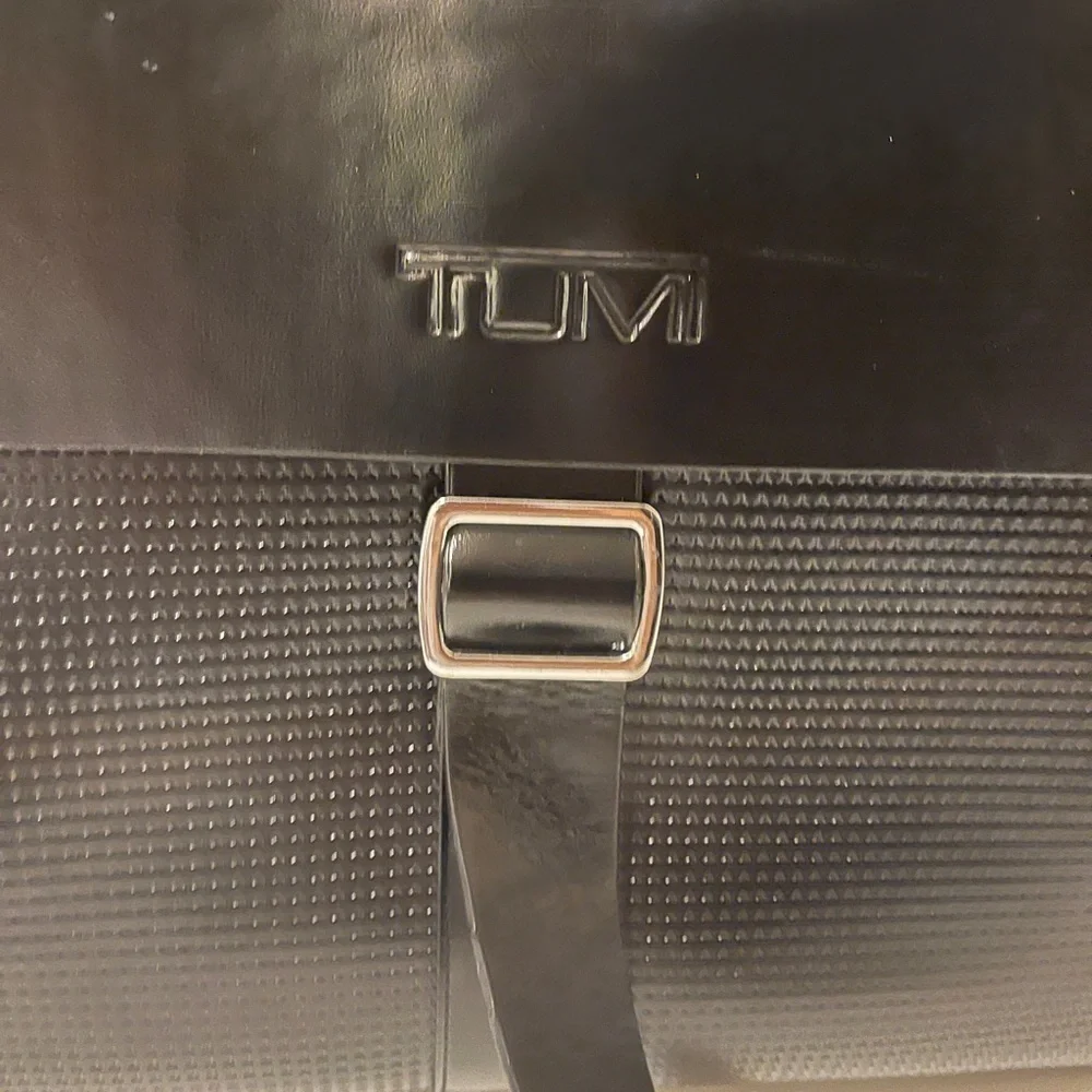 Beautiful laptop or office bag copy of name brand good quality